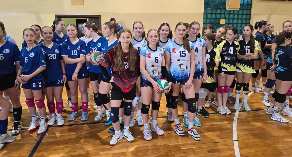 Siatkówka, Dobry występ młodych siatkarek - zdjęcie, fotografia