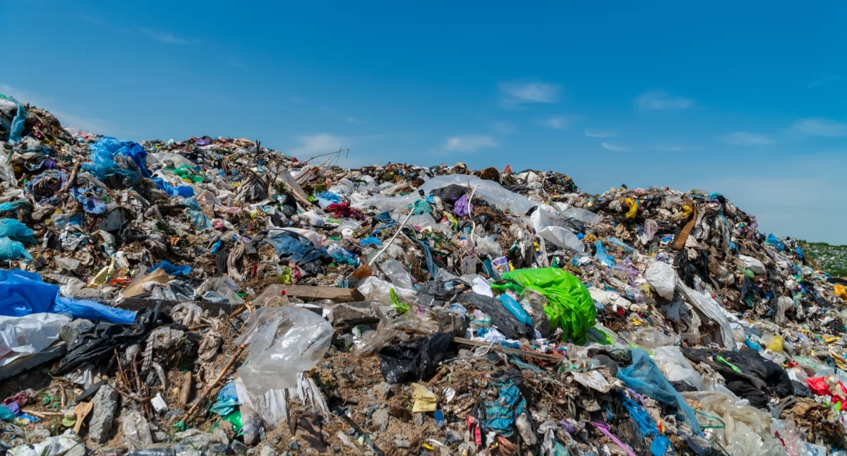 Gospodarka, Rośnie ilość odpadów Polsce zrobić nadmiarem śmieci - zdjęcie, fotografia
