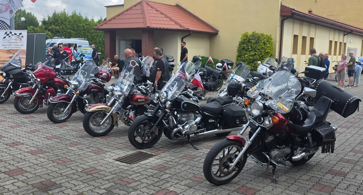 Festyny, Festyn motoryzacyjny - zdjęcie, fotografia