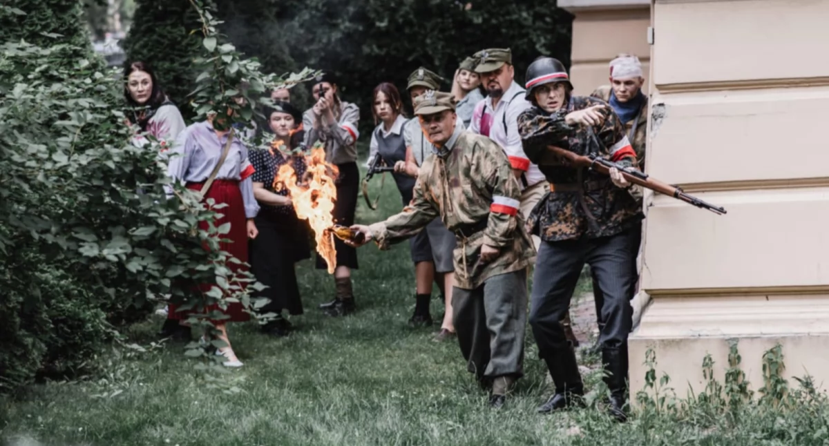 Muzeum, okazji Narodowego Pamięci Powstania Warszawskiego - zdjęcie, fotografia