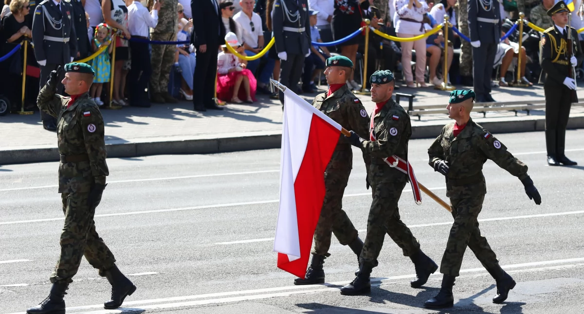 Społeczeństwo2, Święto Wojska Polskiego sierpnia Symbol narodowej jedności - zdjęcie, fotografia