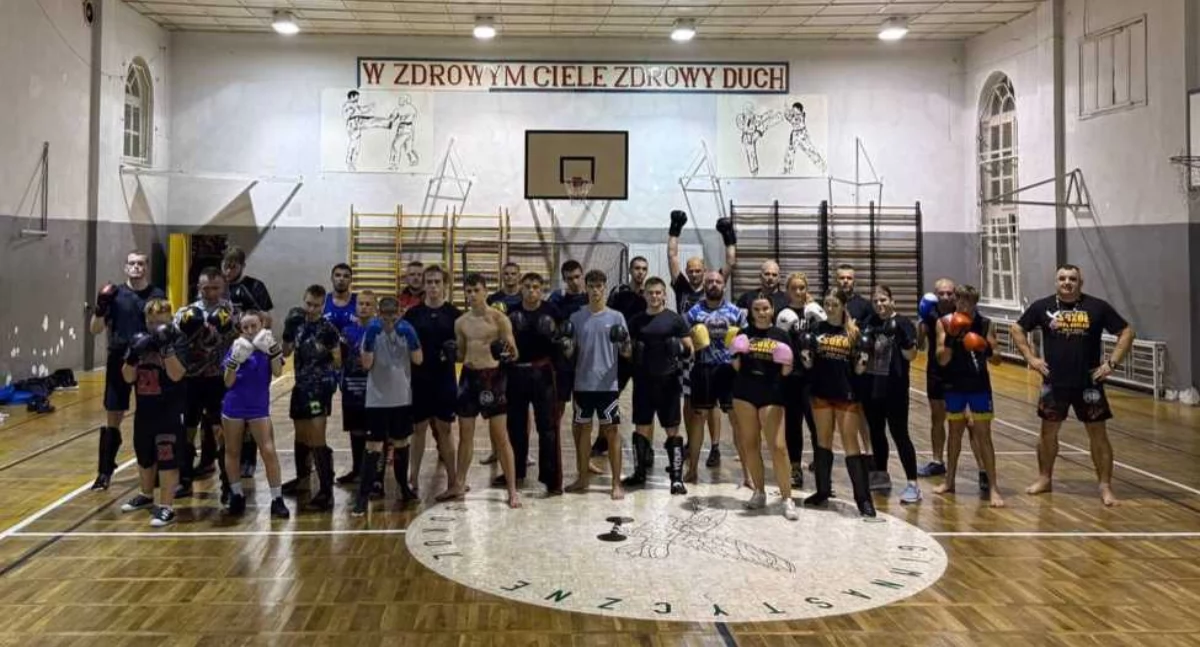 Sporty walki, sezon sekcji Kickboxingu klubie Towarzystwo Gimnastyczne SOKÓŁ - zdjęcie, fotografia