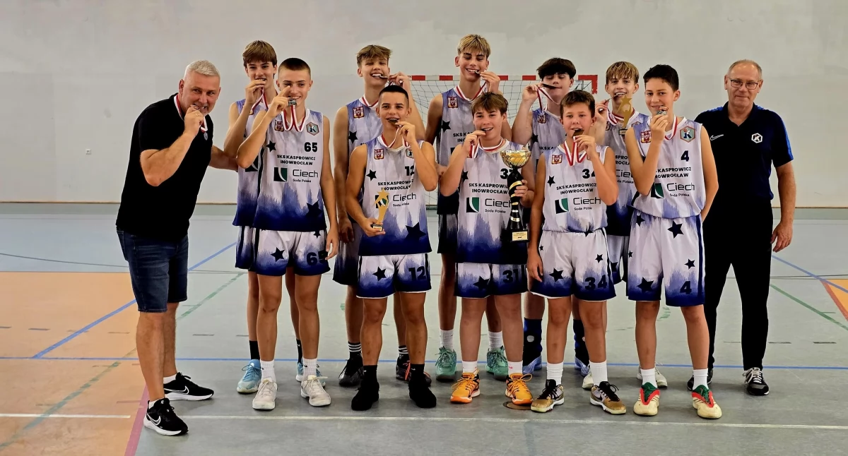 Koszykówka, Kasprowicz najlepszy Szczecinku - zdjęcie, fotografia