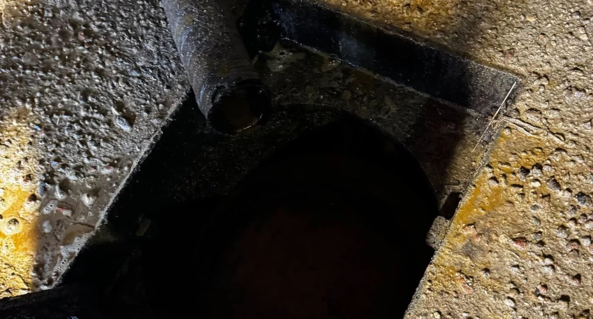Społeczeństwo2, Komunikat sprawie wycieku niebezpiecznej substancji - zdjęcie, fotografia