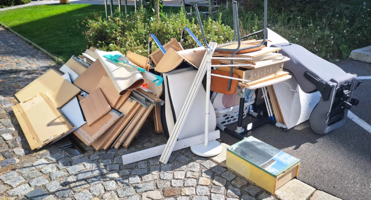 Społeczeństwo2, Zbiórka odpadów wielkogabarytowych - zdjęcie, fotografia
