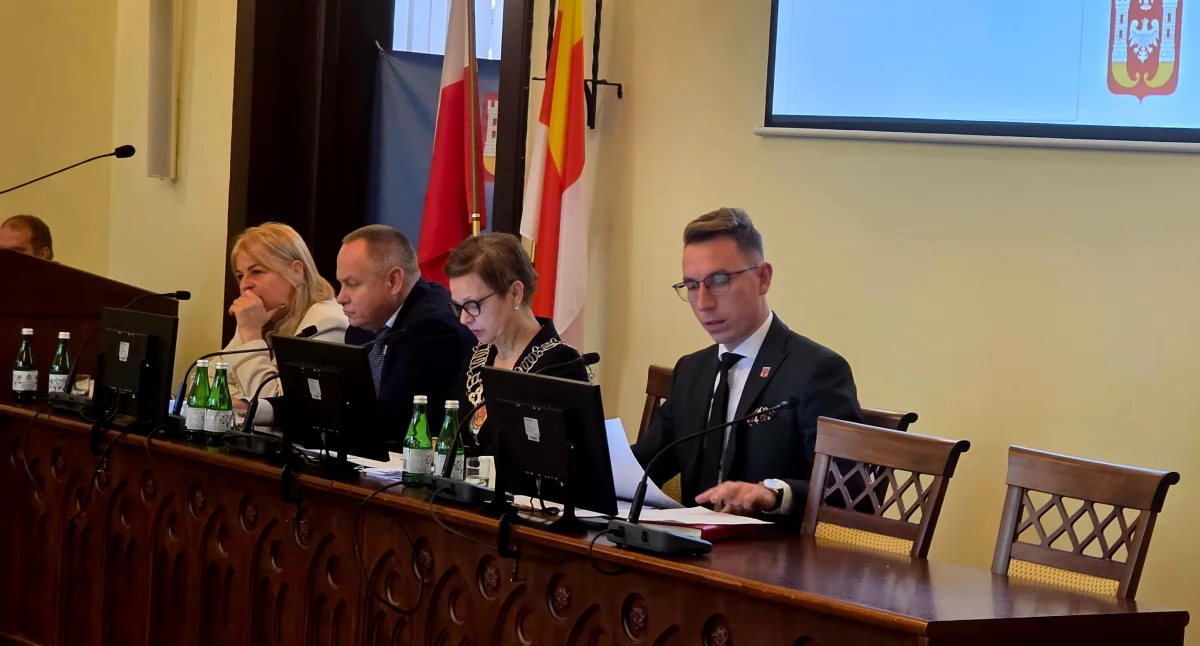 Samorząd, Miejska Inowrocławia zwiększa podatek nieruchomości - zdjęcie, fotografia