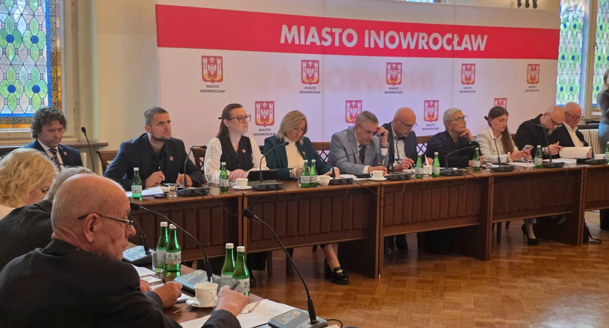 Samorząd, OŚWIADCZENIE sprawie systemowego rozwiązania kryzysu finansowania oświaty - zdjęcie, fotografia