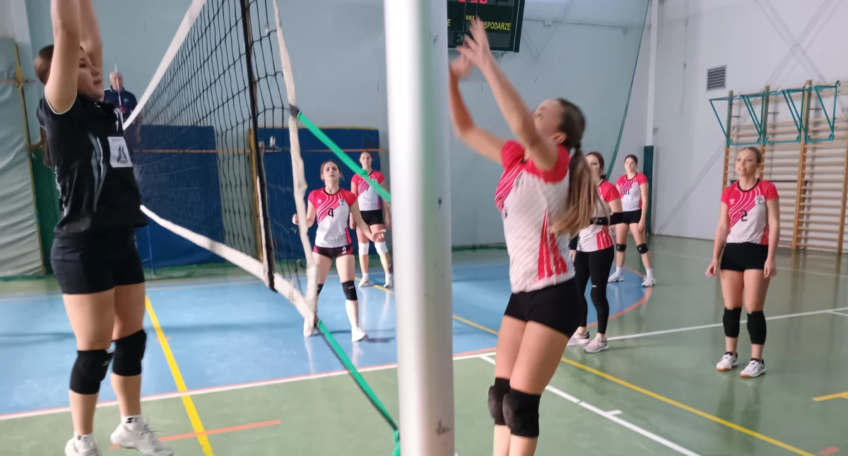 Siatkówka, Siatkarskie emocje Kruszwicy! Znamy kolejne finalistki Mistrzostw Powiatu - zdjęcie, fotografia