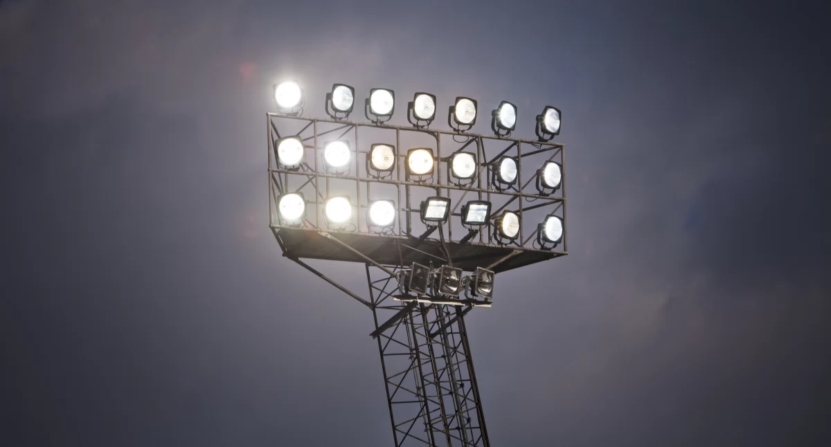Samorząd, Goplania doczeka sztucznego oświetlenia stadionie - zdjęcie, fotografia