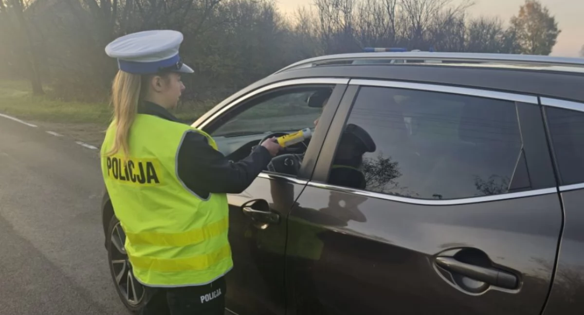 Wypadki drogowe , Sześć zatrzymań jeden dzień Nietrzeźwi kierowcy rowerzyści rękach Policji - zdjęcie, fotografia