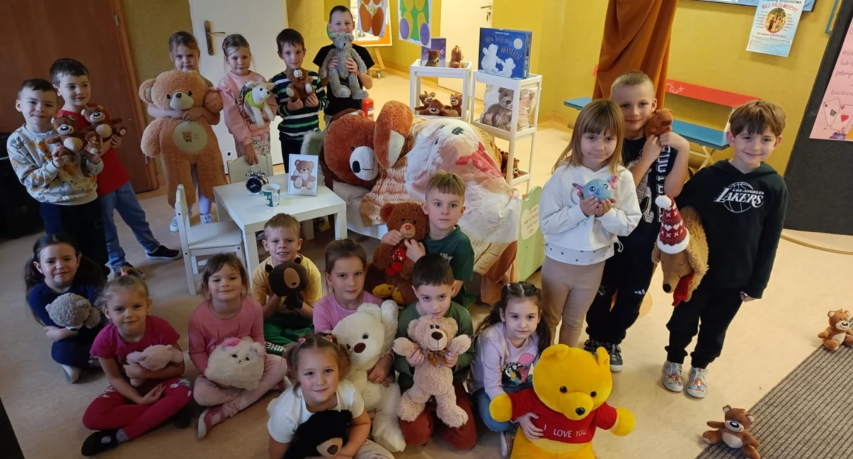 przedszkola, Dzień Pluszowego Misia Przedszkolu Kujawskie Dzieci - zdjęcie, fotografia