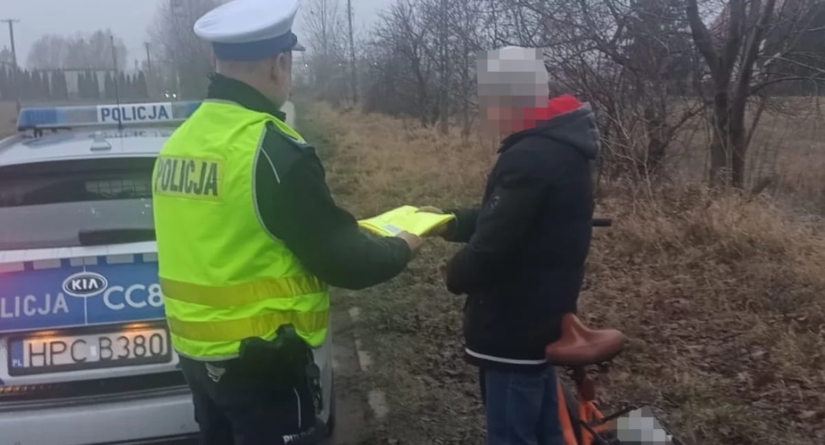 Wypadki drogowe , cykliści stwarzają zagrożenie bezpieczeństwa drogach - zdjęcie, fotografia