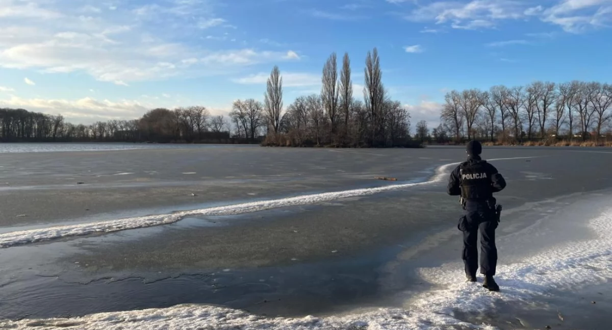 Społeczeństwo2, Ratownicy ostrzegają przed wchodzeniem - zdjęcie, fotografia