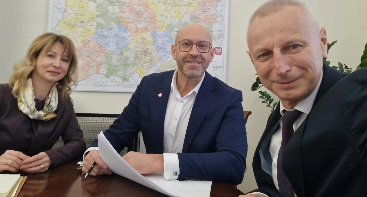 Społeczeństwo2, Lodowisko Inowrocławia coraz blizej - zdjęcie, fotografia