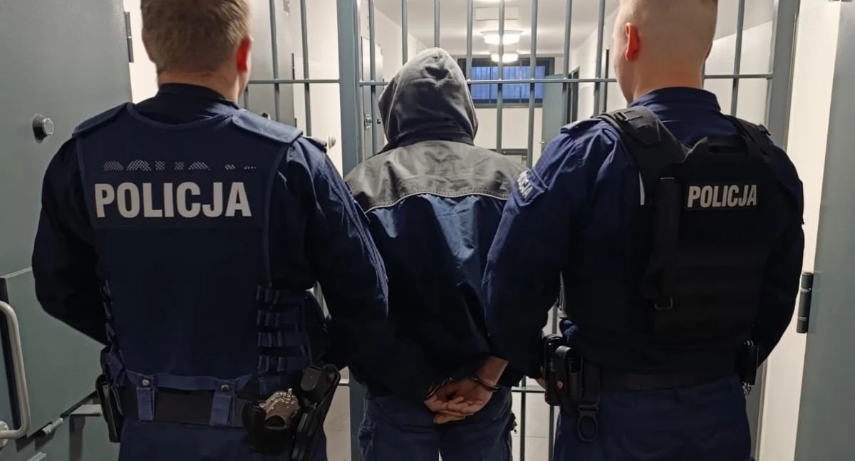 Wypadki drogowe , Kierował mazdą mając sądowy zakaz - zdjęcie, fotografia