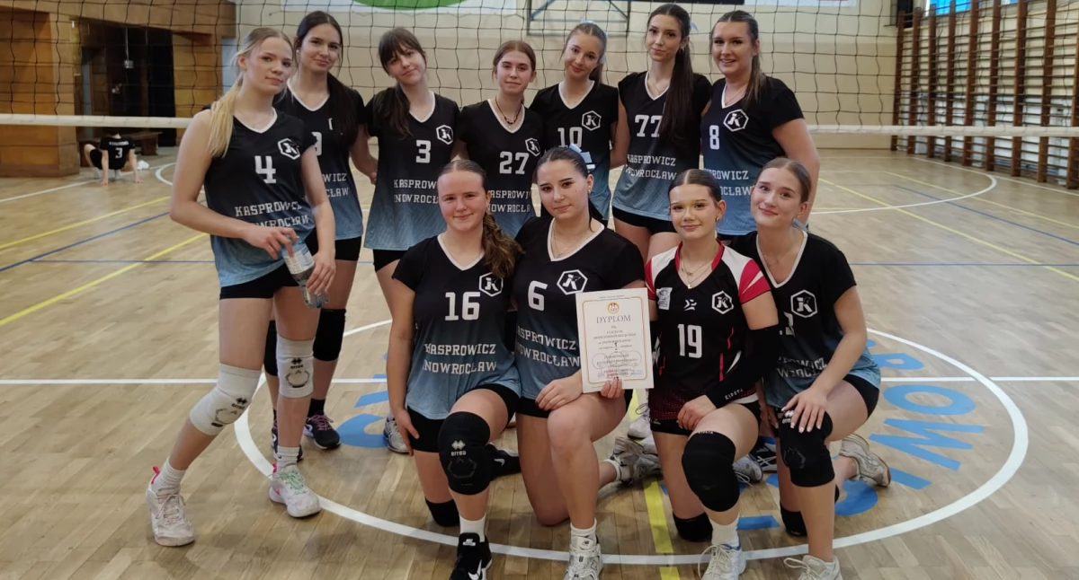 Siatkówka, Emocje ostatniej piłki zasłużony awans! - zdjęcie, fotografia