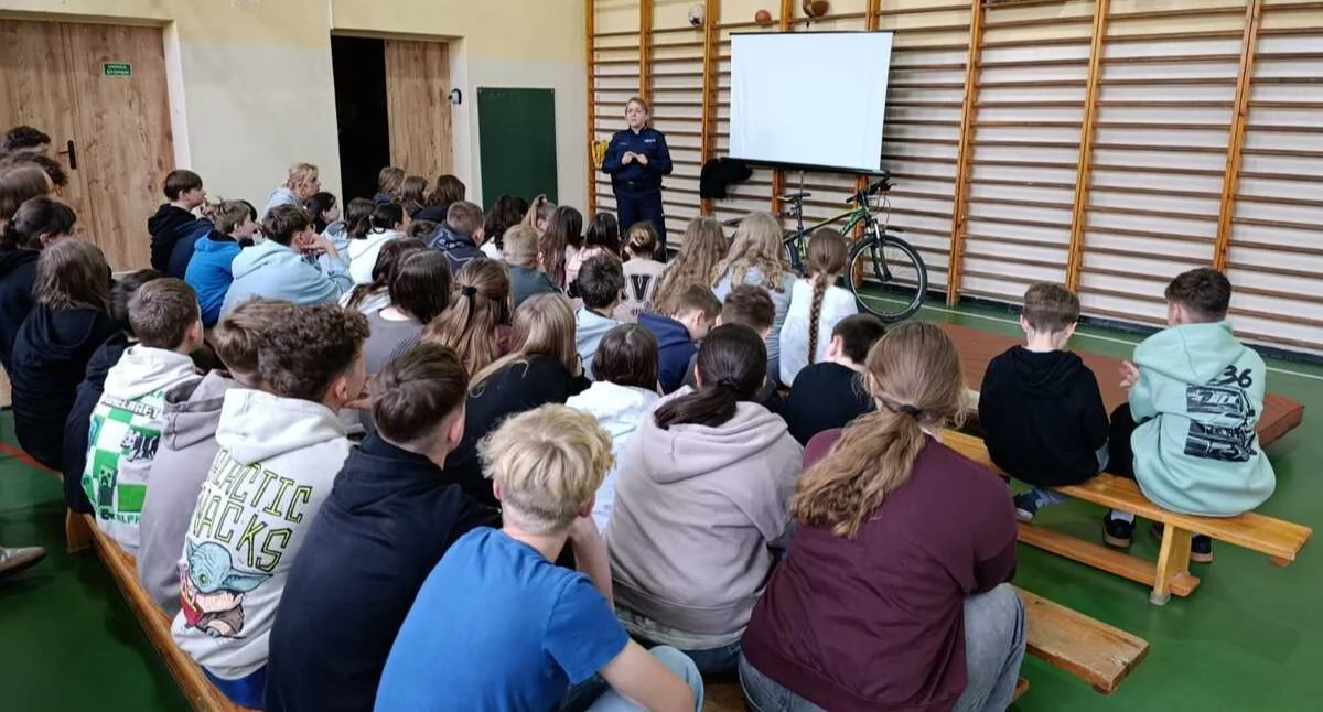Wypadki drogowe , Jednośladem bezpiecznie spotkanie uczniami Kołodziejewie - zdjęcie, fotografia