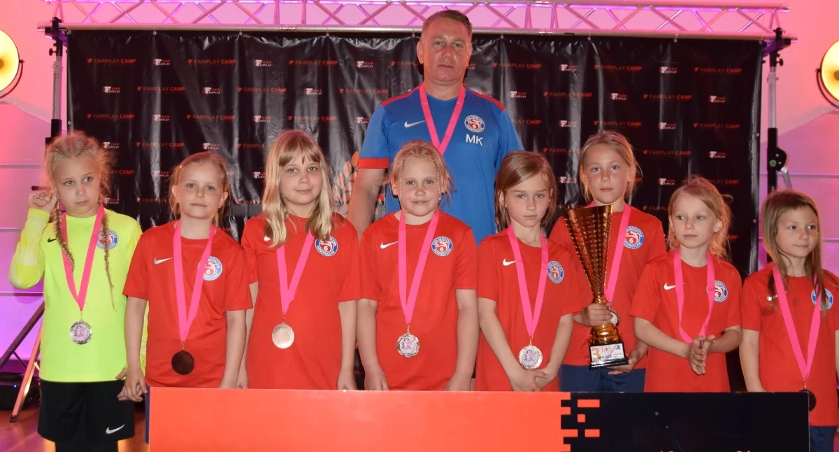Piłka nożna, Żaczki podium orliczki Licheniu - zdjęcie, fotografia