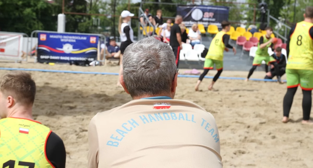 Piłka ręczna, Piaskowe boiska wielkie emocje sportowa pamięć! - zdjęcie, fotografia