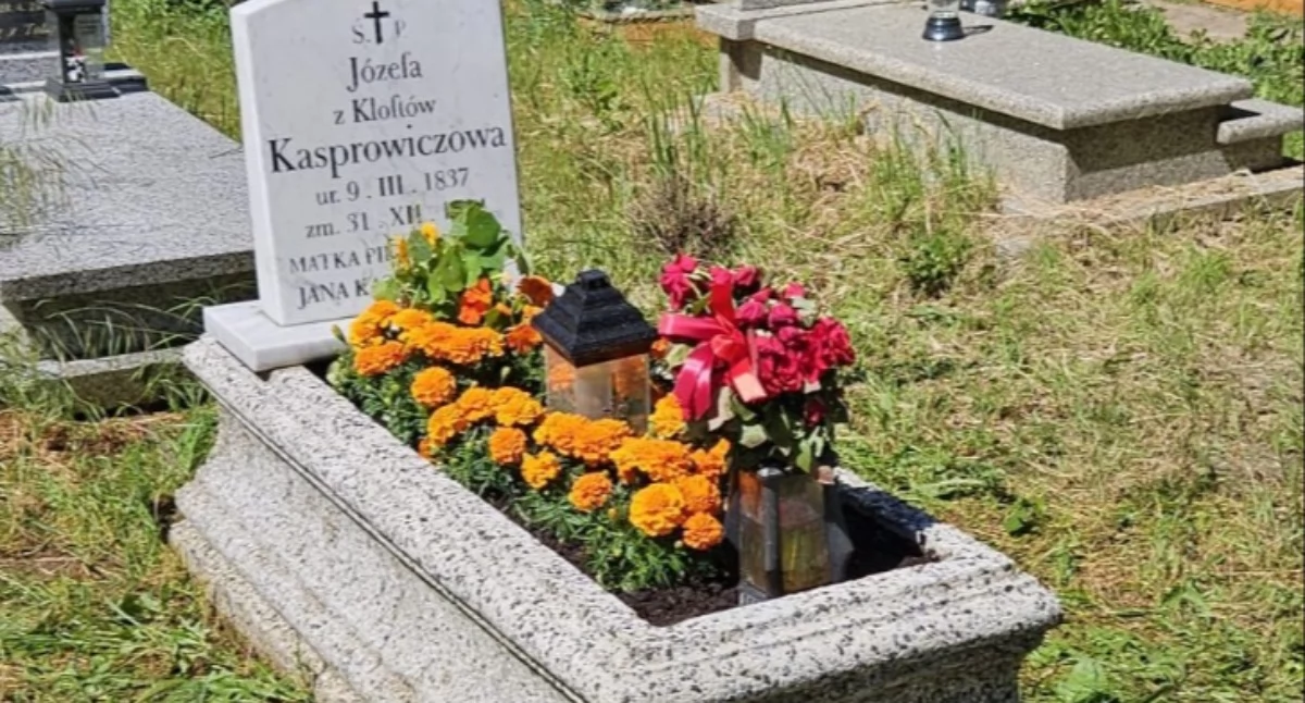 Społeczeństwo2, Renowacja nagrobka matki Kasprowicza - zdjęcie, fotografia