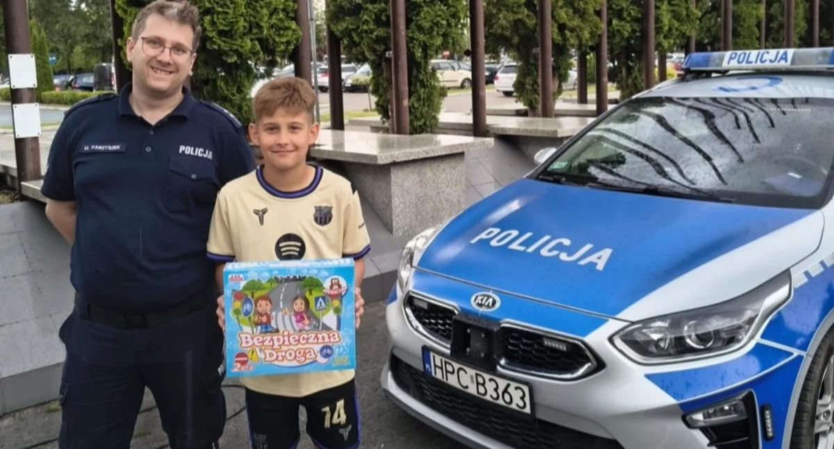 Komunikaty Policja, była okazja oznakować swój rower porozmawiać dzielnicowym - zdjęcie, fotografia