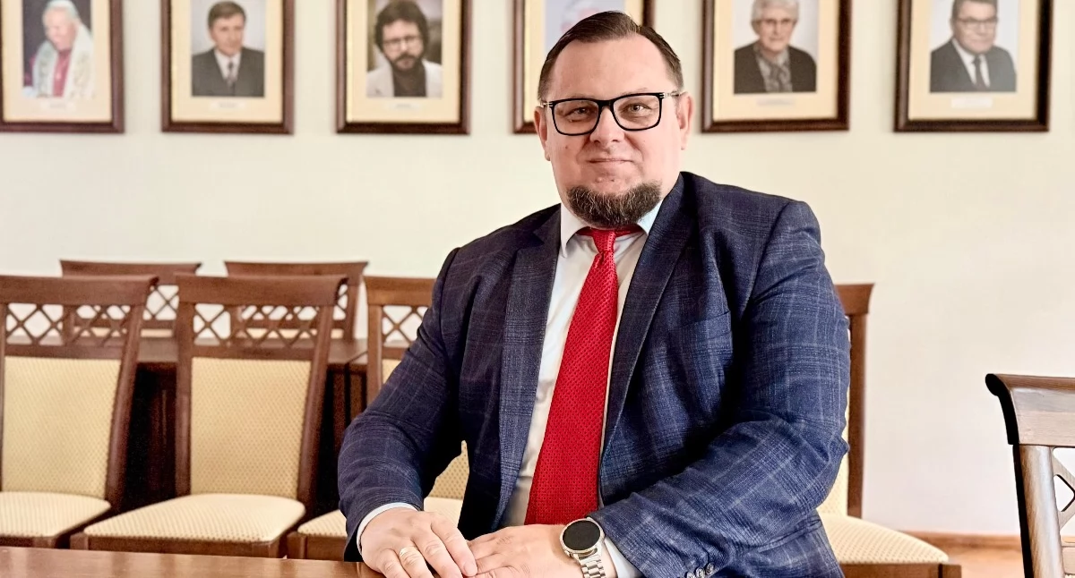 Samorząd, Spór oświetlenie Miasta - zdjęcie, fotografia