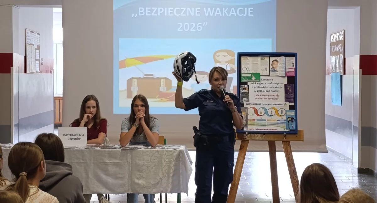 Komunikaty Policja, policjantami bezpieczeństwie czasie wakacji - zdjęcie, fotografia