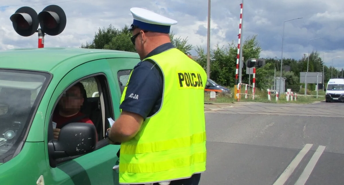 Wypadki drogowe , Wspólne działania Bezpieczny Piątek ramach kampanii Bezpieczny Przejazd - zdjęcie, fotografia