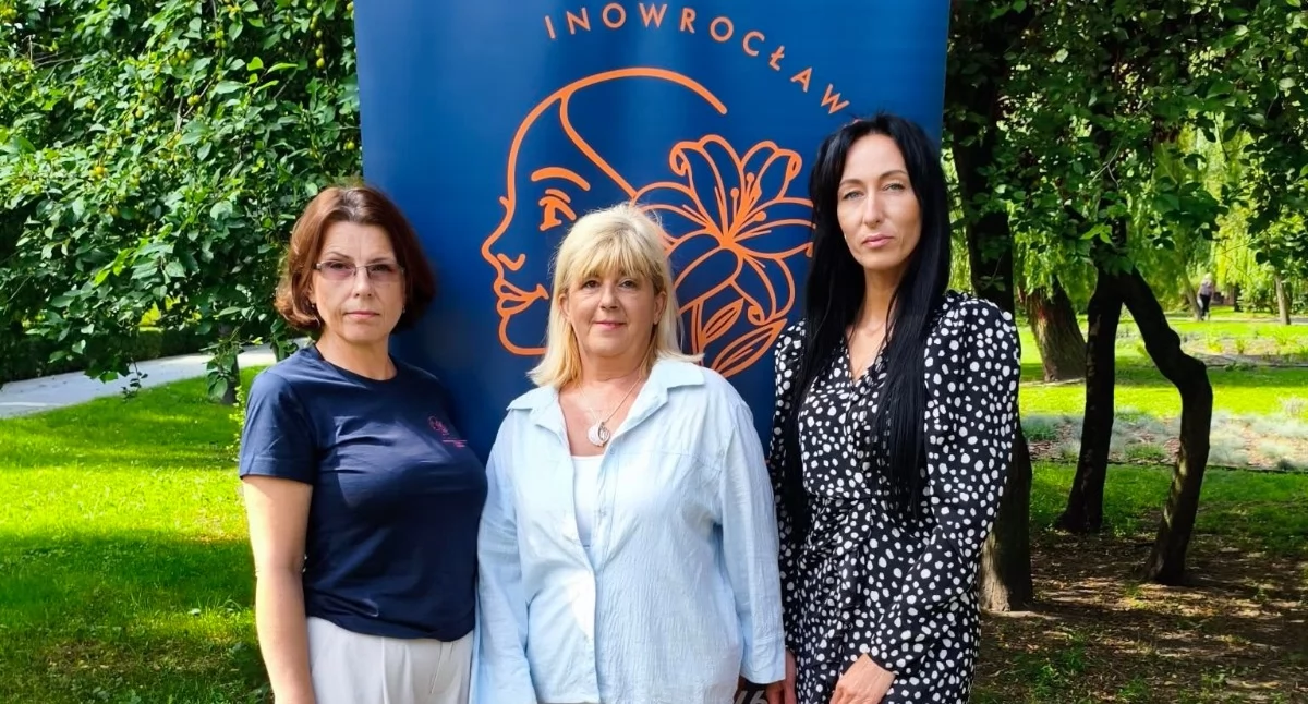 Społeczeństwo2, Społeczne ławeczki Inowrocławskiej Kobiet - zdjęcie, fotografia