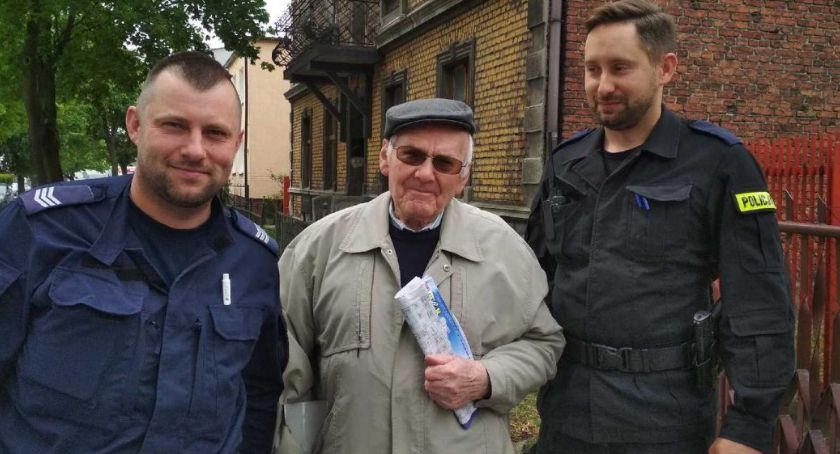 Policjanci pomogli sędziwemu Seniorowi dotrzeć do domu