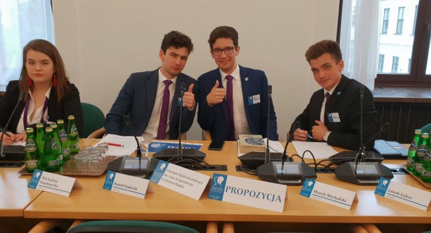 IV miejsce Kaspra w Polsce w debatach historycznych