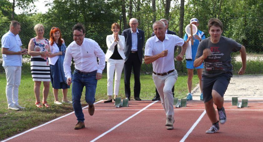 Bieżnia przy SP 16 uroczyście otwarta