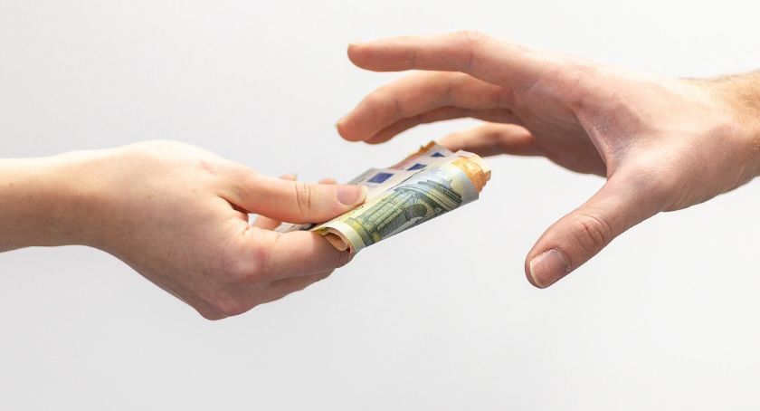 Pieniądze potrzebne od zaraz? Weź chwilówkę od ręki!