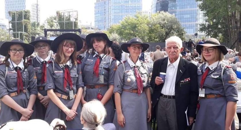 harcerki ZHR na zlocie z okazji 75. rocznicy wybuchu Powstania Warszawskiego