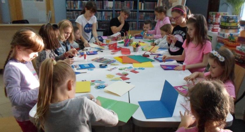 Kociołek rozmaitości w inowrocławskiej bibliotece
