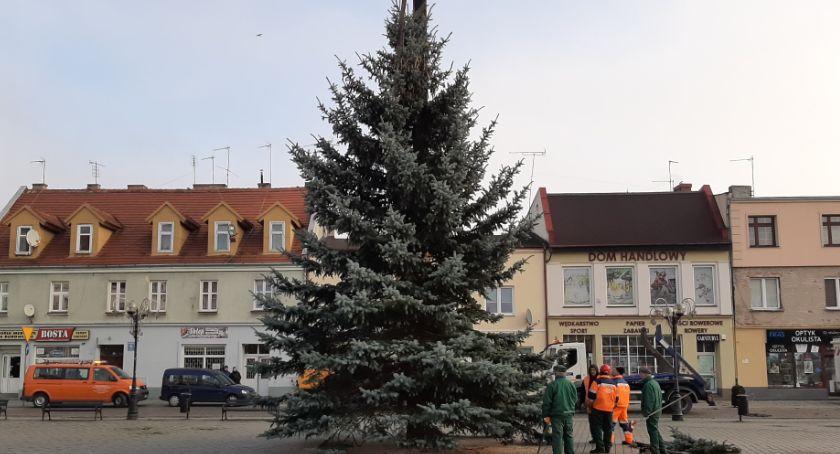 Na płycie Rynku pojawiła się choinka