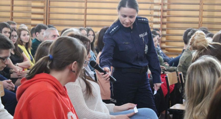 Powiatowa konferencja pt. „Prawa człowieka, cyberprzemoc. Stop hejtowi” 