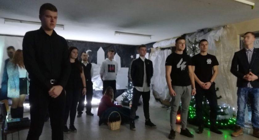 Wigilia w Zespole Szkół im Jana Pawła II w Kościelcu 