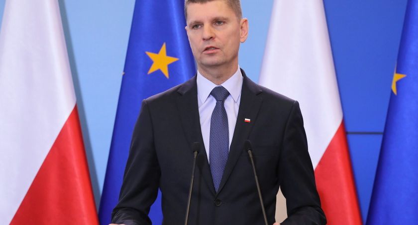 MEN do dyrektorów: poinformujcie uczniów, rodziców i nauczycieli o zamknięciu szkół