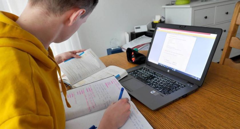 Rozporządzenie MEN: kształcenie na odległość m.in. dzięki Zintegrowanej Platformie Edukacyjnej