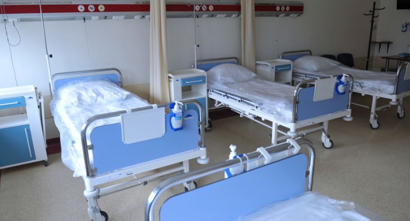 MZ: ponad 2,4 tys. osób hospitalizowanych, wyzdrowiały 162 osoby