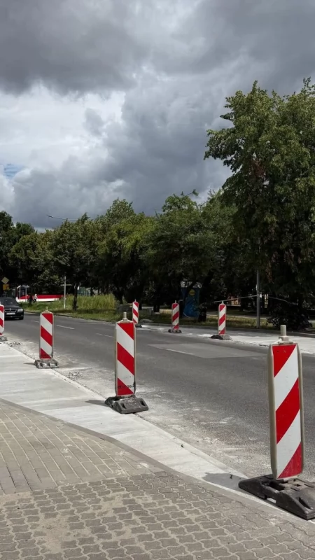 Remont zatok autobusowych przy Cegielnej. Wykonawca trzyma się harmonogramu