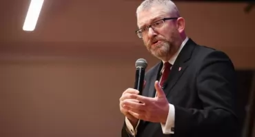 Szef MON: kolejne skandaliczne słowa Brauna; czas na zdecydowaną reakcję służb
