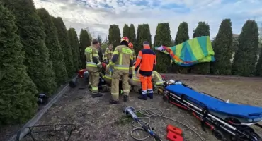 Wypadek motoparalotniarza w Inowrocławiu. 52-latek trafił do szpitala