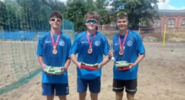 Brąz wywalczony na piasku! Siatkarze Kaspra w czołówce województwa