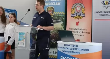 Bezpieczne wakacje z Ekonomikiem. Wyjątkowe spotkanie profilaktyczne w szkole