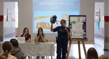 Z policjantami o bezpieczeństwie w czasie wakacji