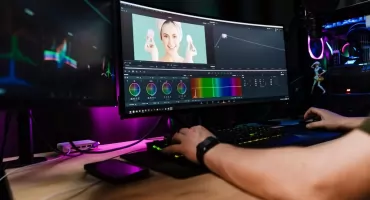 Coraz więcej twórców wideo stawia na outsourcing montażu. Skąd wynika ten trend?