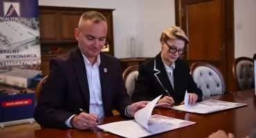 Rozpoczyna się budowa basenu odkrytego w Inowrocławiu. Umowa na 28,5 mln zł podpisana