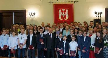 Laureaci olimpiad w inowrocławskim ratuszu